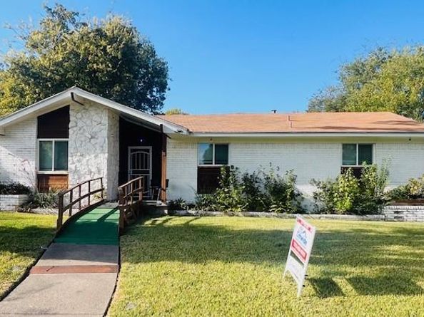 1327  Oak Meadows Drive , Dallas Texas 75232