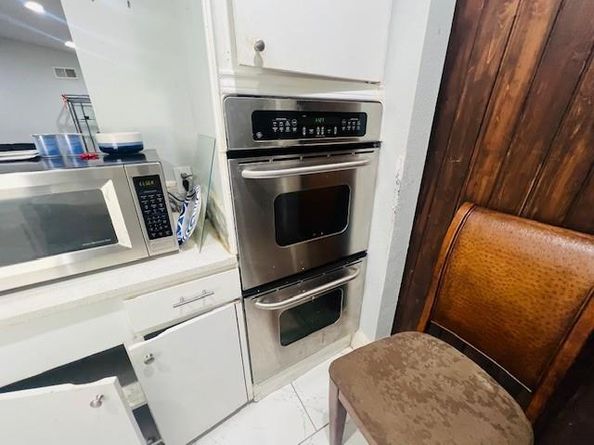 1327  Oak Meadows Drive , Dallas Texas 75232