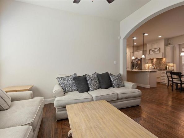 3615  Adriana Avenue , Irving Texas 75038