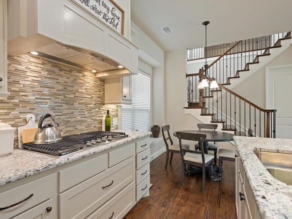 3615  Adriana Avenue , Irving Texas 75038