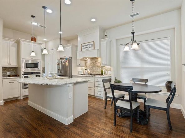 3615  Adriana Avenue , Irving Texas 75038