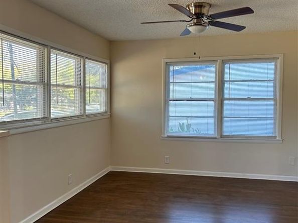 1600  Beaumont Street , Fort Worth Texas 76106