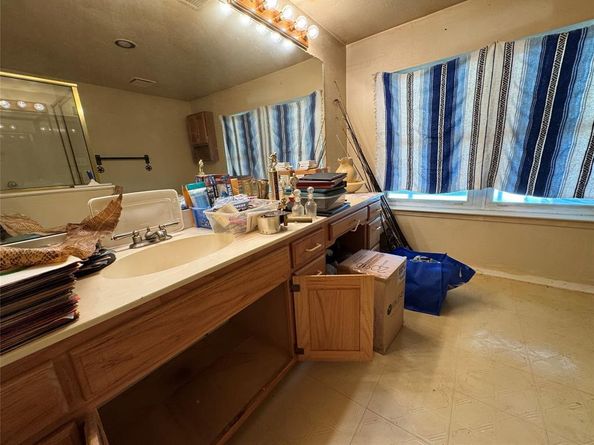 4212  Central Lane , Balch Springs Texas 75180