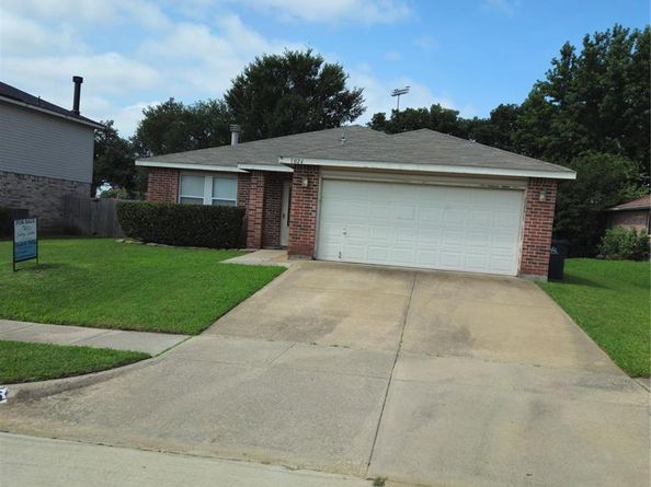 1026  Mazourka Drive , Arlington Texas 76001