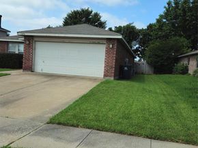 1026  Mazourka Drive , Arlington Texas 76001