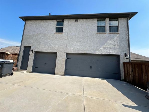 1820  Silver Marten Trail , Arlington Texas 76005