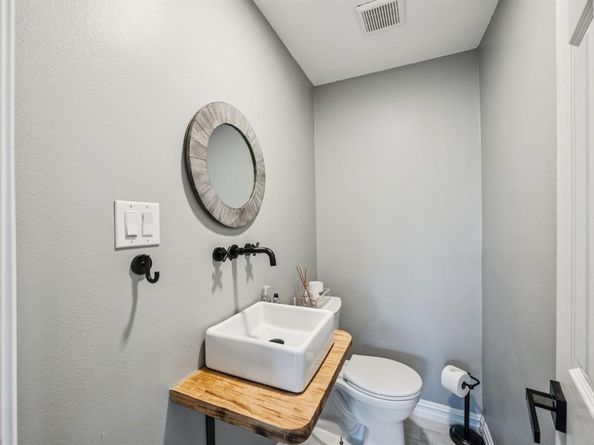 7018  Blackwood Drive , Dallas Texas 75231
