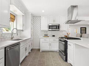 10611  Wyatt Street , Dallas Texas 75218