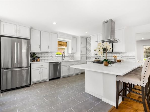 10611  Wyatt Street , Dallas Texas 75218
