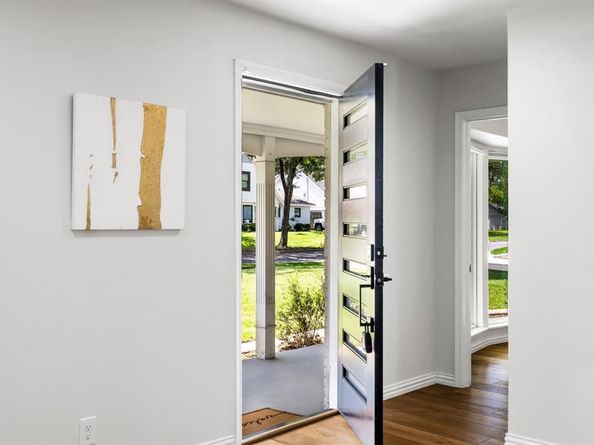 10611  Wyatt Street , Dallas Texas 75218