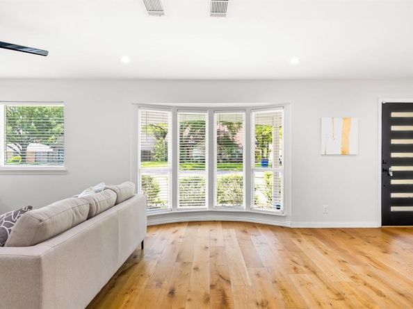 10611  Wyatt Street , Dallas Texas 75218