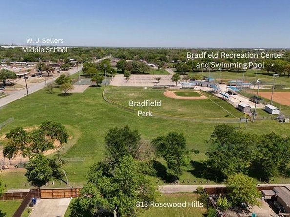 813  Rosewood Hills Drive , Garland Texas 75040
