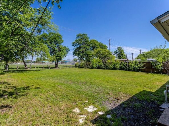 813  Rosewood Hills Drive , Garland Texas 75040