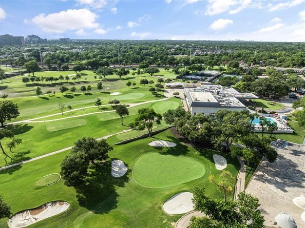 5915  Copperwood Lane  1141, Dallas Texas 75248