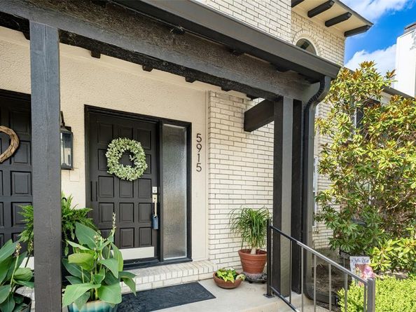 5915  Copperwood Lane  1141, Dallas Texas 75248