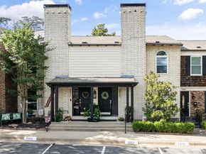 5915  Copperwood Lane  1141, Dallas Texas 75248