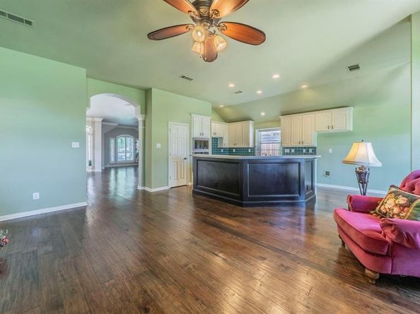 3207  Arcadia Drive , Arlington Texas 76017