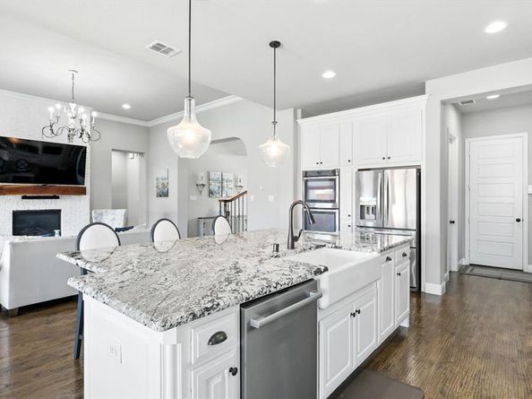 6704  Oak Knoll Road , Flower Mound Texas 76226