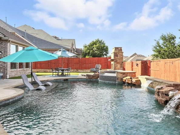 6704  Oak Knoll Road , Flower Mound Texas 76226