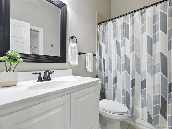 6704  Oak Knoll Road , Flower Mound Texas 76226