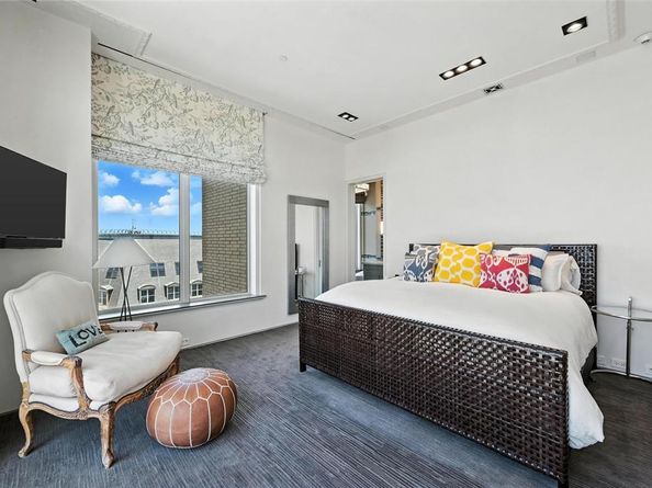 2555 N Pearl Street  2200, Dallas Texas 75201