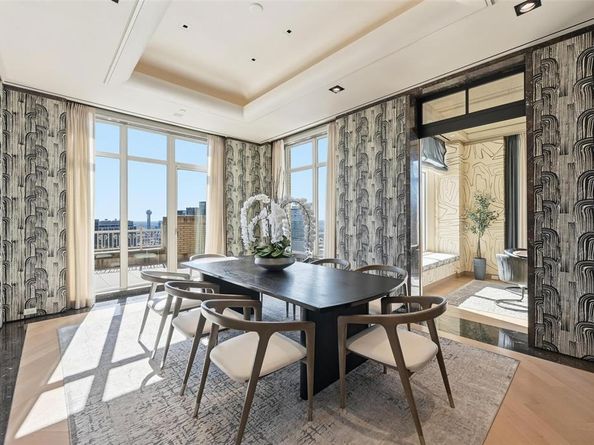 2555 N Pearl Street  2200, Dallas Texas 75201