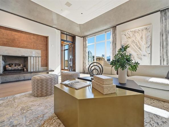 2555 N Pearl Street  2200, Dallas Texas 75201