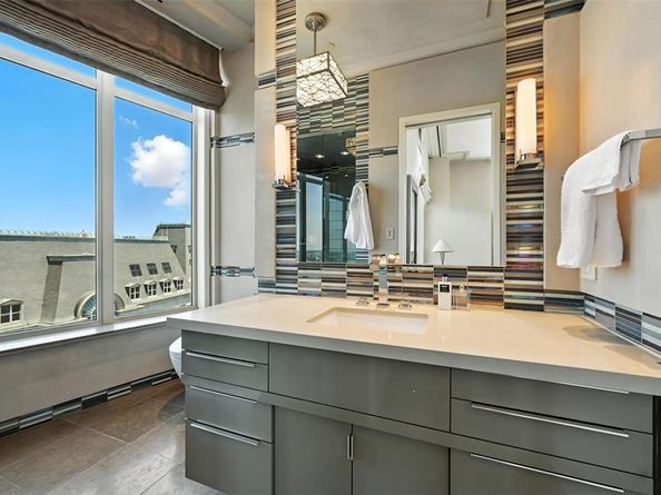 2555 N Pearl Street  2200, Dallas Texas 75201