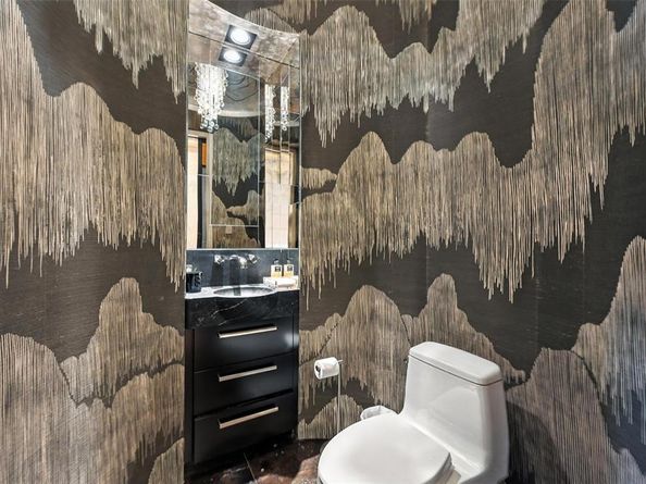 2555 N Pearl Street  2200, Dallas Texas 75201