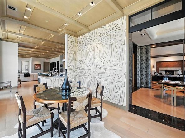 2555 N Pearl Street  2200, Dallas Texas 75201
