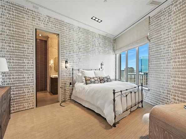 2555 N Pearl Street  2200, Dallas Texas 75201