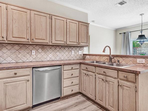 3024  Silver Springs Lane , Richardson Texas 75082