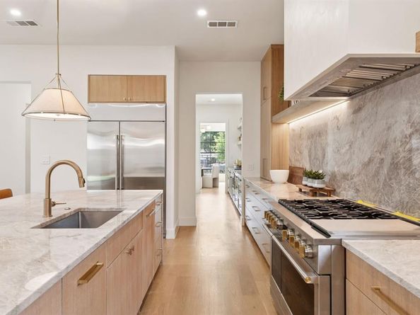 2022  Euclid Avenue , Dallas Texas 75206