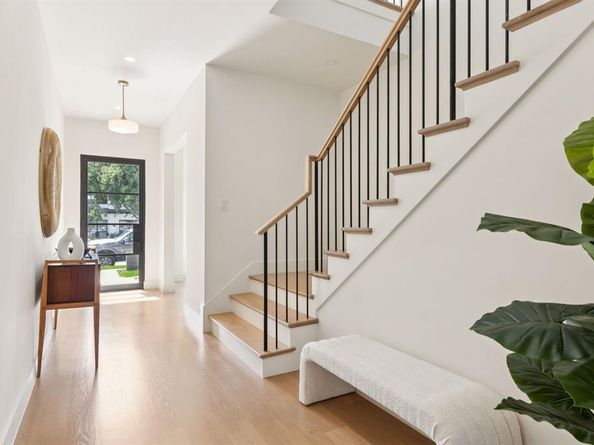 2022  Euclid Avenue , Dallas Texas 75206