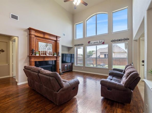 201  Chatfield Drive , Rockwall Texas 75087
