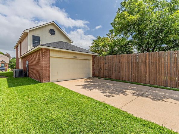 1018  Sumner Drive , Mesquite Texas 75149