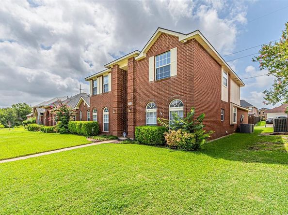 1018  Sumner Drive , Mesquite Texas 75149