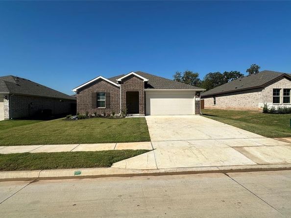 356  LUBBOCK Drive , Azle Texas 76020
