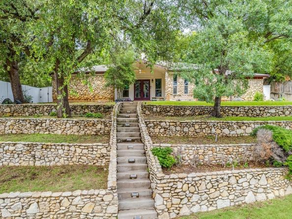 405  Chandler Lake Road , Fort Worth Texas 76103