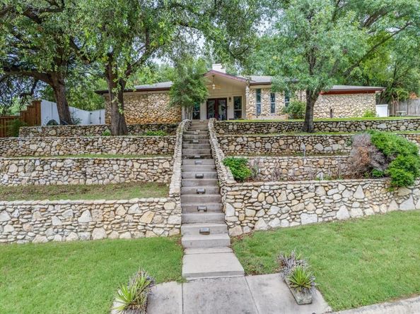 405  Chandler Lake Road , Fort Worth Texas 76103