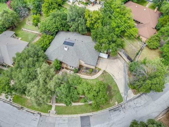 405  Chandler Lake Road , Fort Worth Texas 76103