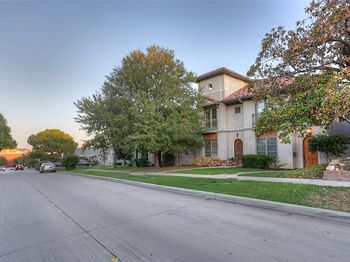 3637  Crestline Road 
