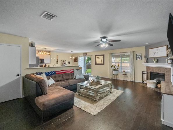 1704  Village Park Court , Burleson Texas 76028