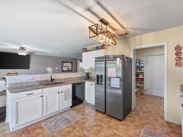 1704  Village Park Court , Burleson Texas 76028