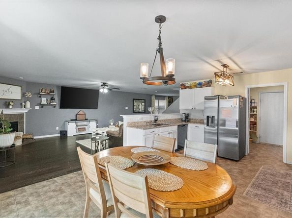 1704  Village Park Court , Burleson Texas 76028