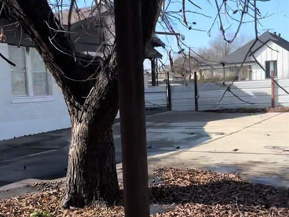 3641  Travis  , Fort Worth Texas 76110