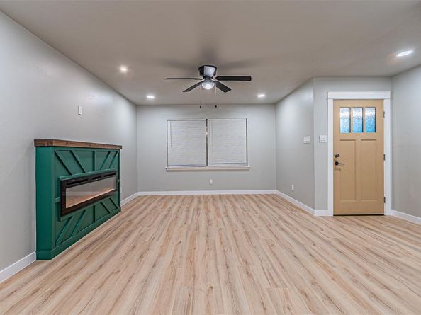 608  Laurel Street , Lancaster Texas 75134
