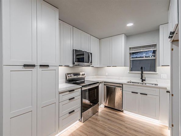 608  Laurel Street , Lancaster Texas 75134