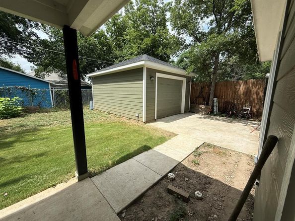 1622 E Leuda Street , Fort Worth Texas 76104