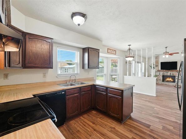 4128  Staghorn Circle S, Fort Worth Texas 76137